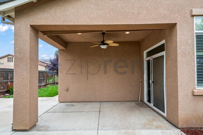 Building Photo - 1491 Maehl Dr