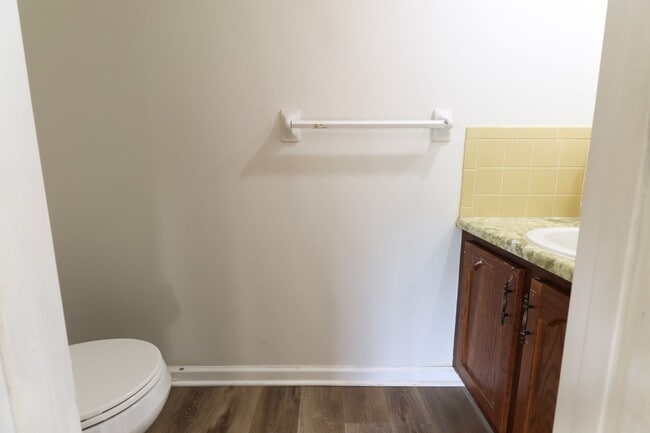 Building Photo - 1304 Essex Ct