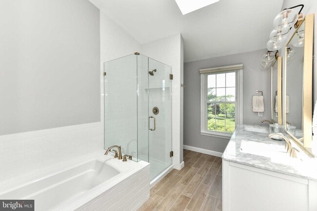 Building Photo - 21820 Leatherleaf Ct