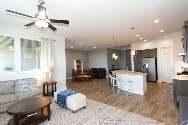 Building Photo - 404 Panzano Dr