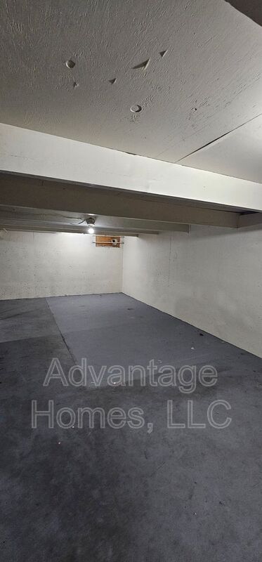 Building Photo - 824 N 70th St