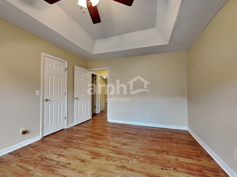 Building Photo - 3 Mallorys Ct