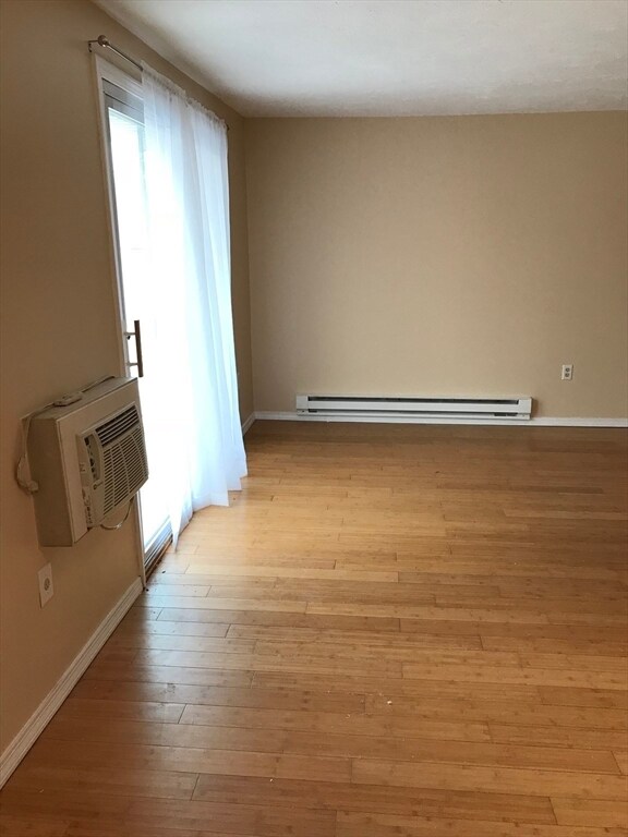 Building Photo - 96 Main St