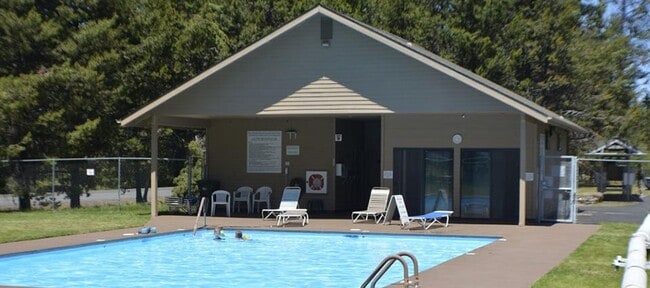 Building Photo - $500 OFF First Month Rent | Riverfront Property | Lease Options | Pet Friendly