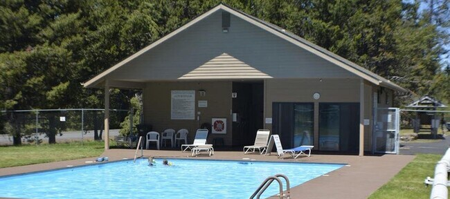 Building Photo - River Meadows $250 discount of first month lease if contract is signed by the end of December.