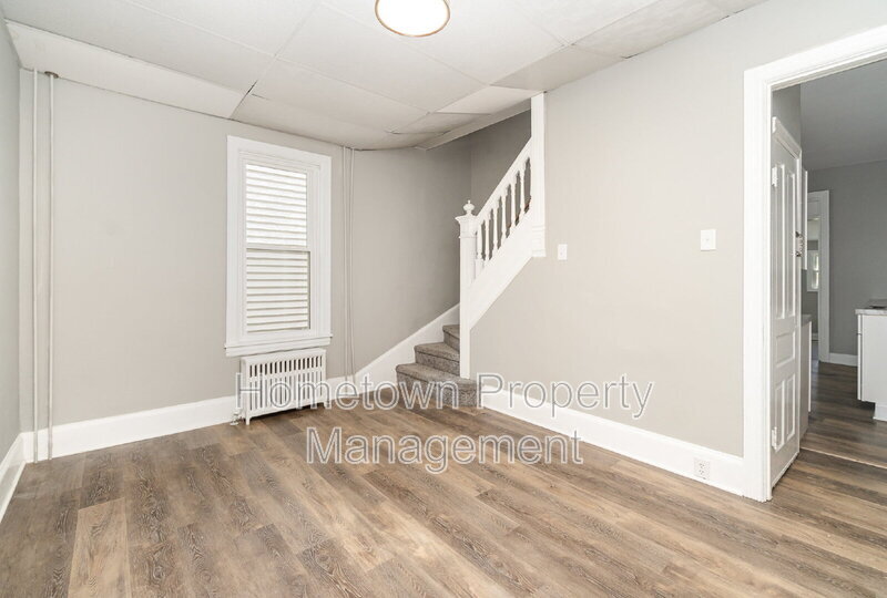 Building Photo - 609 Spruce St