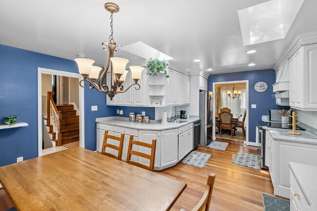 Primary Photo - Gorgeous Central Single Family in Heart of...