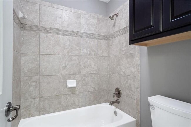Building Photo - 409 Spanish Mustang Dr