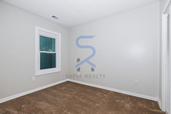 Building Photo - Move in before December 15th and get $100 OFF your rent for the first 3 months — PLUS a $250 Amaz...