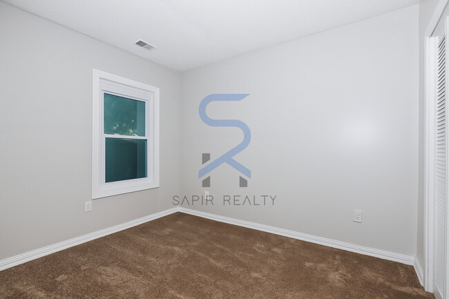 Building Photo - Move in before December 31st and get $100 OFF your rent for the first 3 months — PLUS a $250 Amaz...