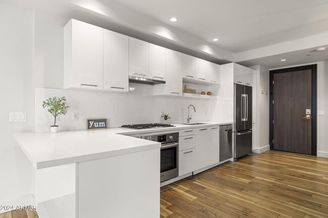 Building Photo - 4422 N 75th St