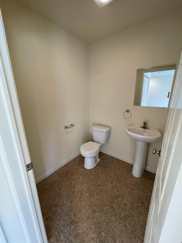 Building Photo - 906 Gregs Dr