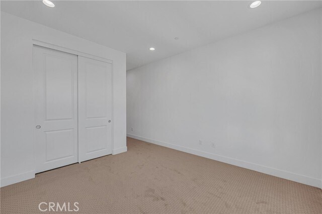 Building Photo - 27510 Elderberry Dr