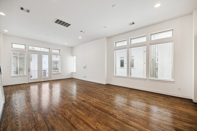 Building Photo - 1259 Bonner St