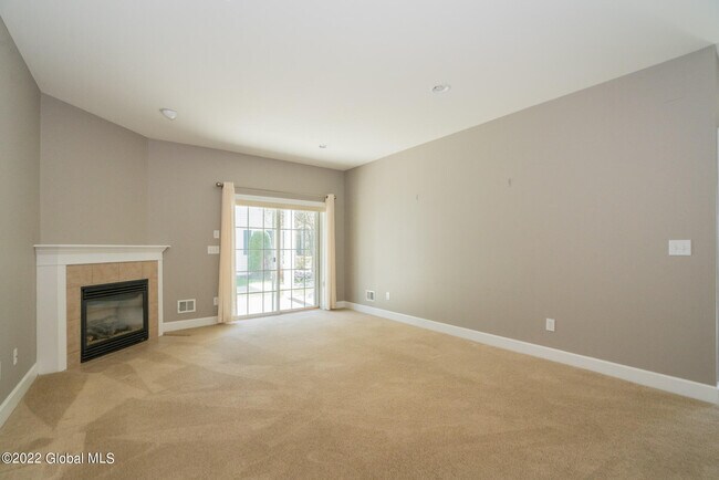 Building Photo - 326 Ballston Ave