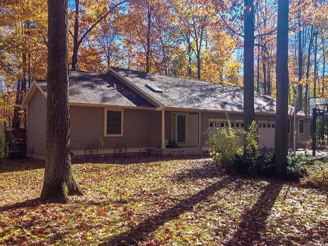 Building Photo - 14875 Timber Ln