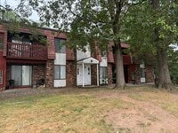 Building Photo - 25 Woodsedge Dr