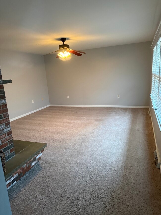 Building Photo - 1755 Holland Cliffs Rd