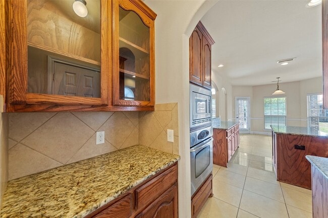 Building Photo - 6529 Abrams Dr