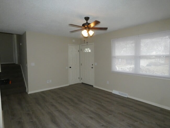 Building Photo - 5132 N Richmond Ave