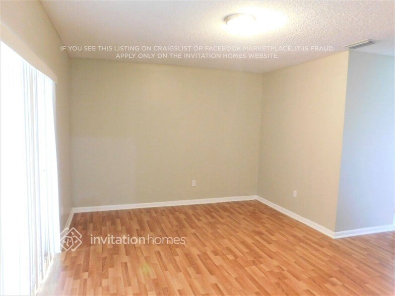 Building Photo - 851 NW 99th Ave