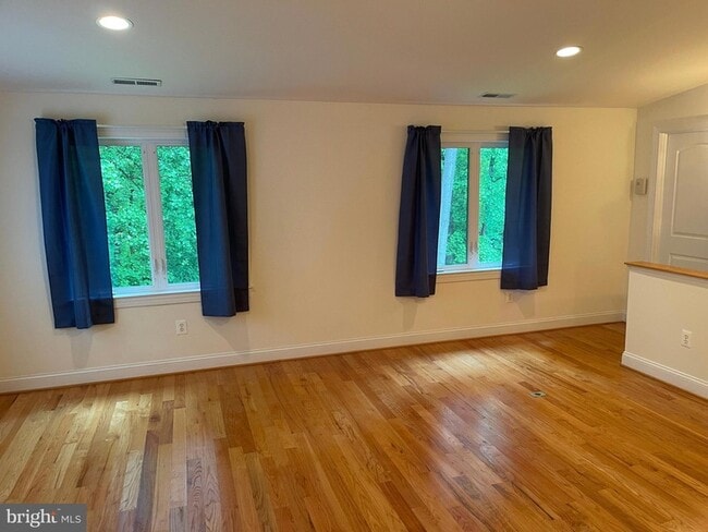 Building Photo - 118 Quaint Acres Dr