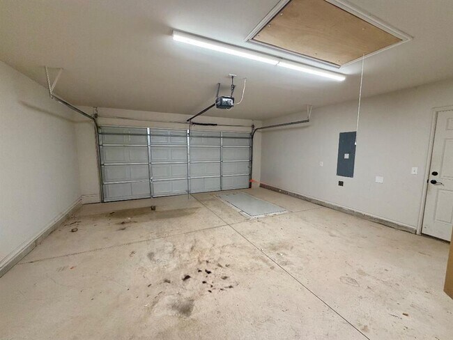 Building Photo - 10432 NW 33rd St