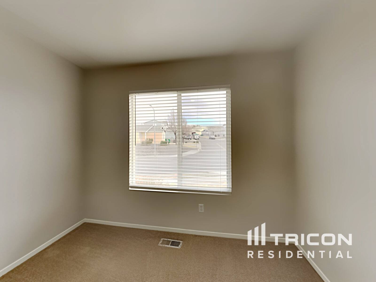 Building Photo - 7711 Mariner Cove Dr