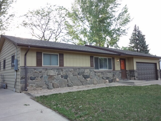 Building Photo - 1117 Ponderosa Dr