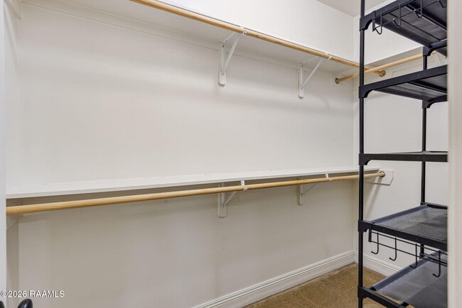 Building Photo - 225 Woodhaven Rd