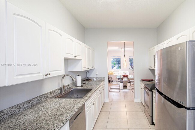 Building Photo - 2412 Venetian Way