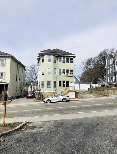 Street / Parking view - 181 Belmont St
