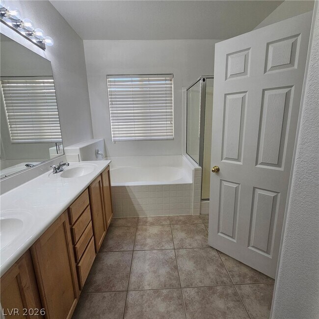 Building Photo - 10922 Moonbeam Glow Ln