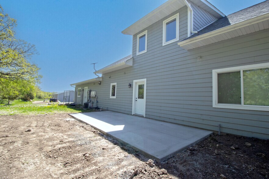 Building Photo - 13796 Hwy 55