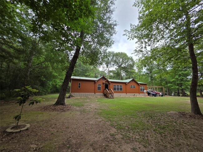 Building Photo - 21683 White Oak Dr