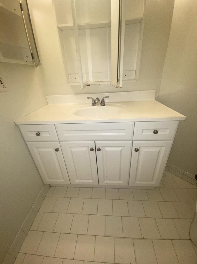 Building Photo - 9926 Watermill Cir