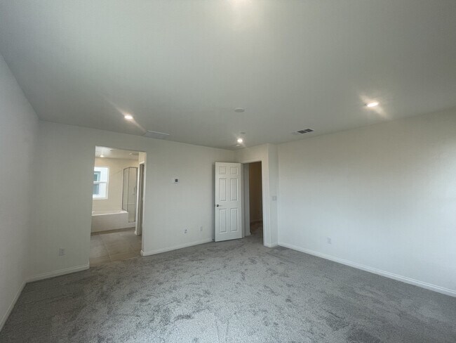 Building Photo - Helena Ridge