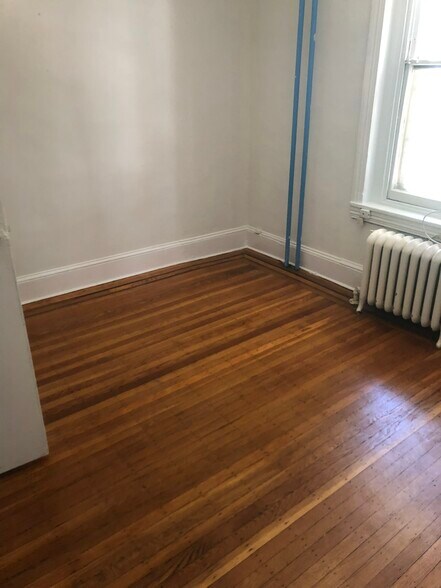 Building Photo - 414 S 41st Street