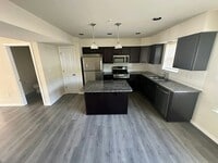 Building Photo - 123 High Pointe Dr