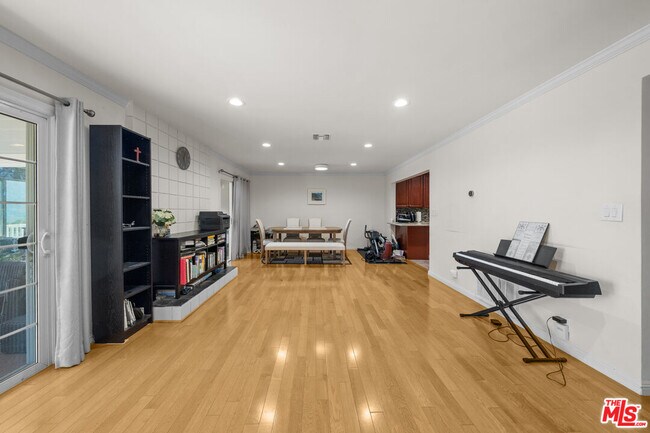 Building Photo - 3114 Henrietta Ave