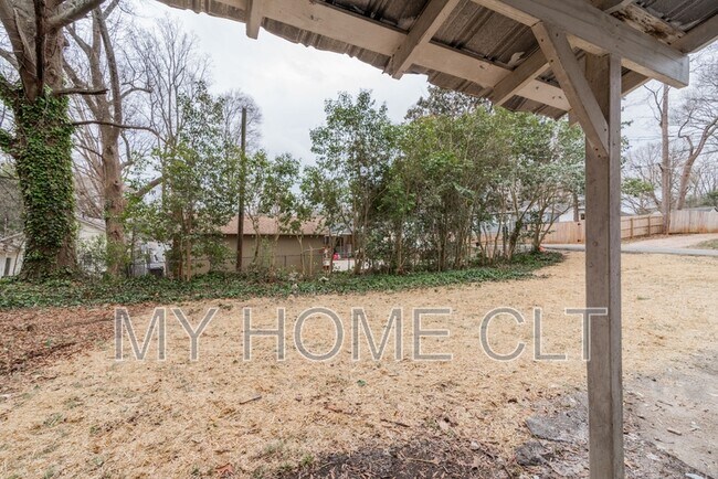 Building Photo - 215 Johndy Ave