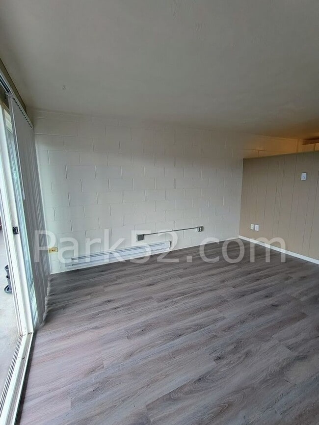 Building Photo - 1 Bed 1 Bath Tacoma Apartment