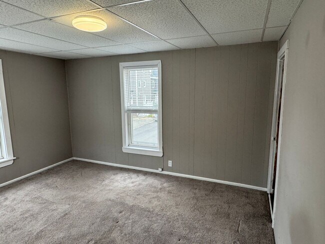 Building Photo - 18 Pentucket St