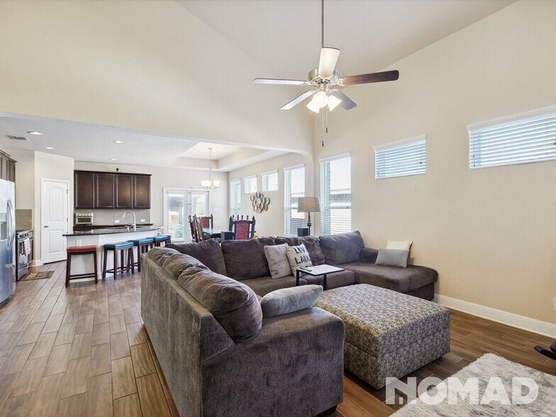 Building Photo - 6044 Akin Song