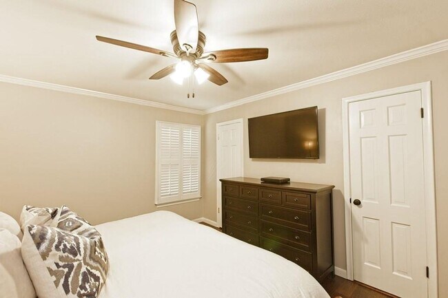 Building Photo - 1307 Glen Cove Dr