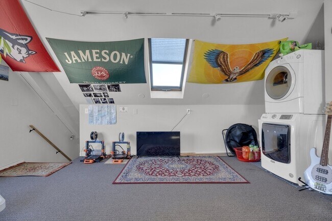 Building Photo - 5 Sachem St