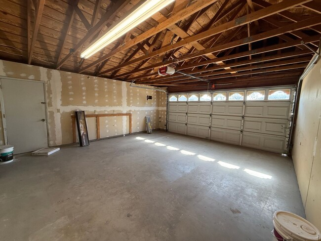 Building Photo - NE Large Corner Home is Located Near Tunne...