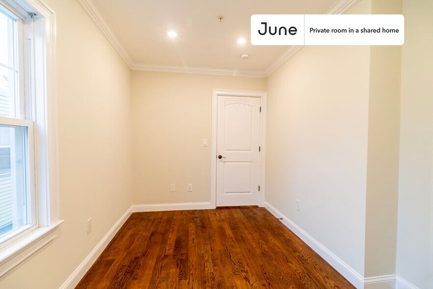 Building Photo - Room in Shared 4 bed/1.5 bath home