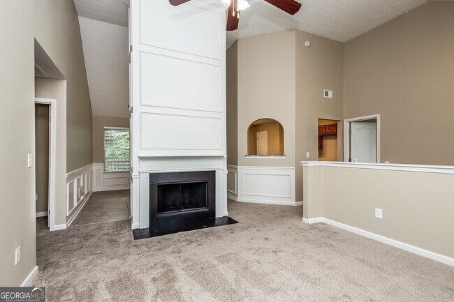 Building Photo - 6415 E Meyer Dr