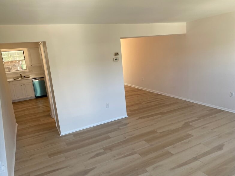 Building Photo - 7604 McNamara Dr